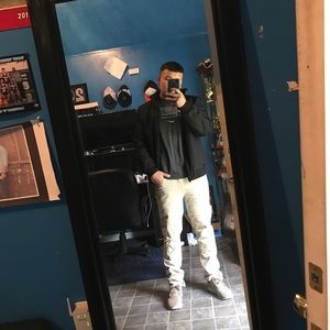 Meet your Posher, Claudio